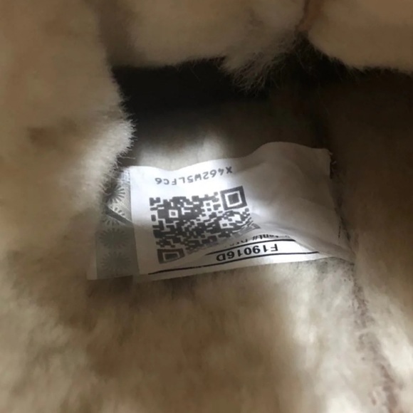 Uggs Aime Classic Slim Boots - Picture 6 of 8